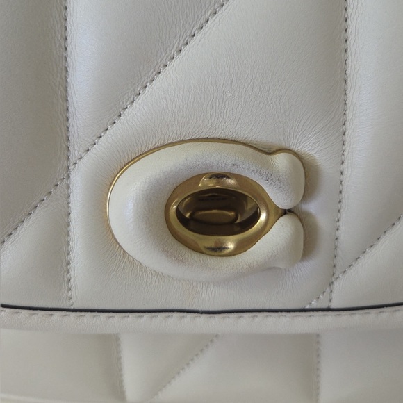 Coach Cream Quilted Shoulder Bag with Gold Chain - Picture 9 of 15